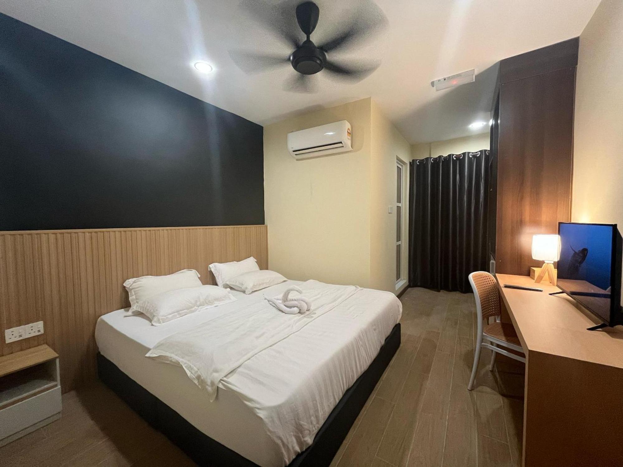 Halo Hotel Семпорна Экстерьер фото