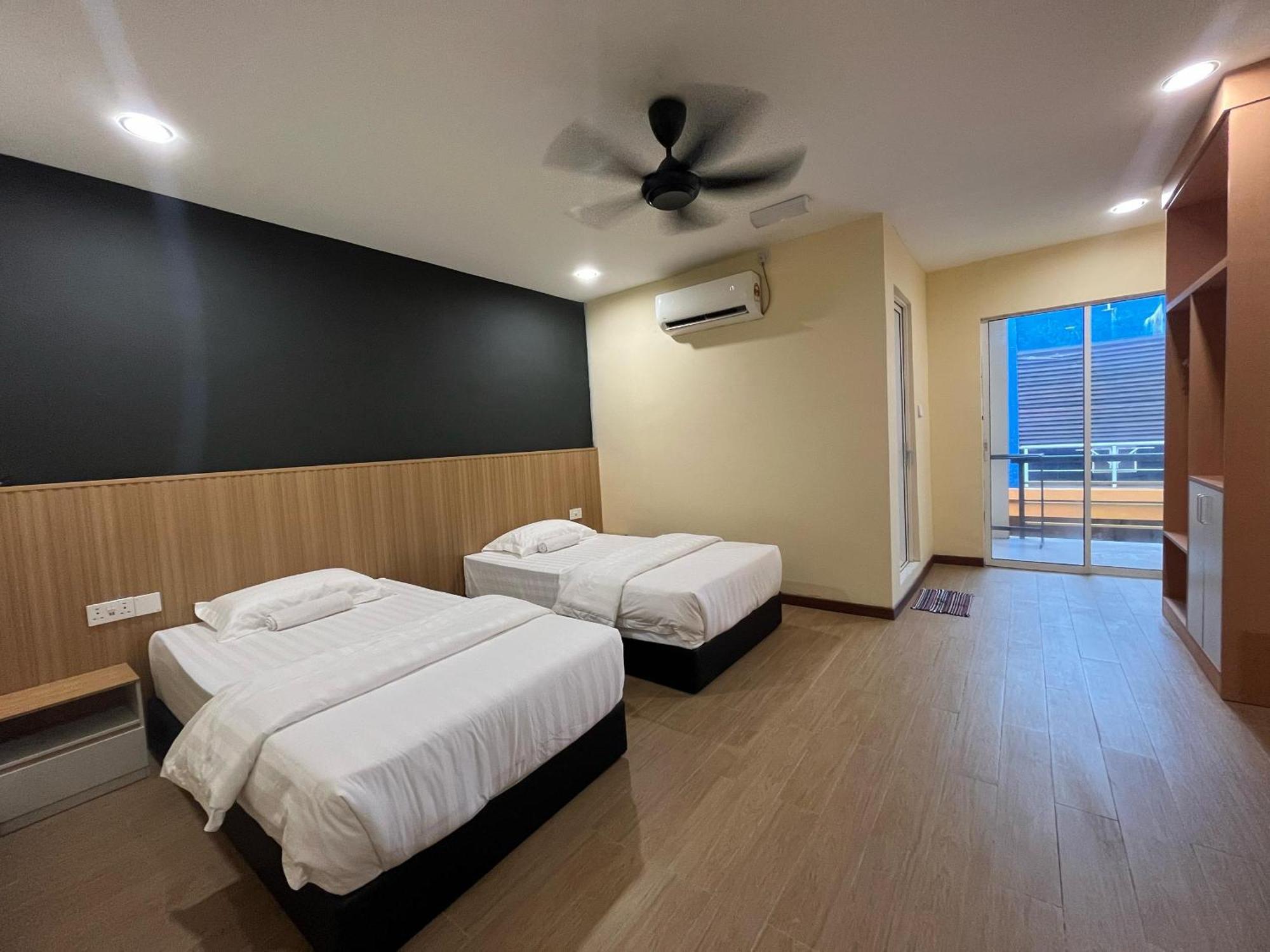 Halo Hotel Семпорна Экстерьер фото